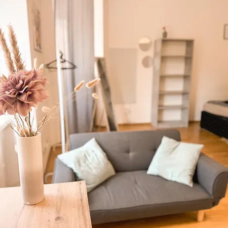 Lend - Design 1 Apartment